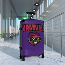 Cargar imagen en el visor de la galería, Maleta con el logo de YAMMIES