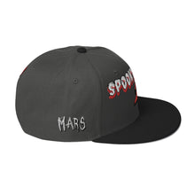 Cargar imagen en el visor de la galería, Gorra snapback de la temporada 2 espeluznante