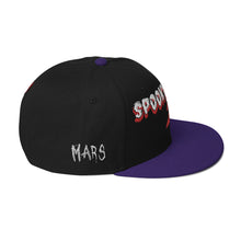 Cargar imagen en el visor de la galería, Gorra snapback de la temporada 2 espeluznante