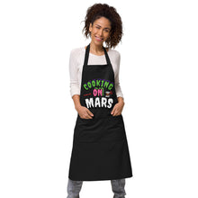 Cargar imagen en el visor de la galería, Delantal de cocina unisex Cooking On Mars